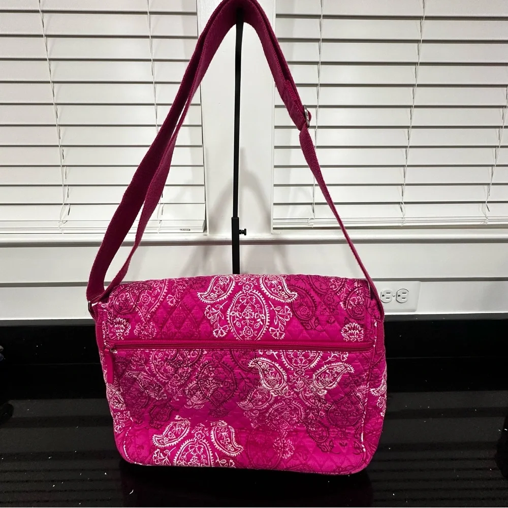 Vera Bradley Indio Quilted Messenger Bag Paisley Crossbody Pink Laptop Travel - Picture 2 of 15
